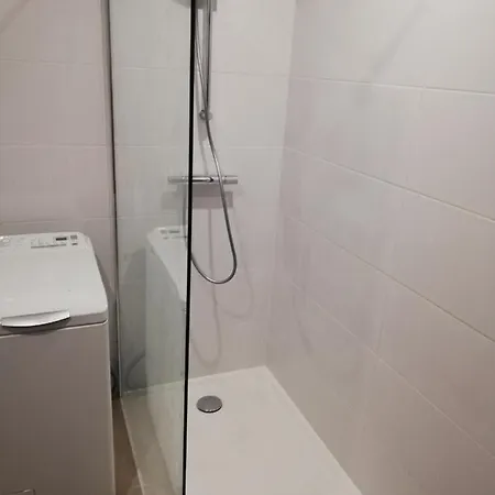 Apparemment Meublé Appartamento